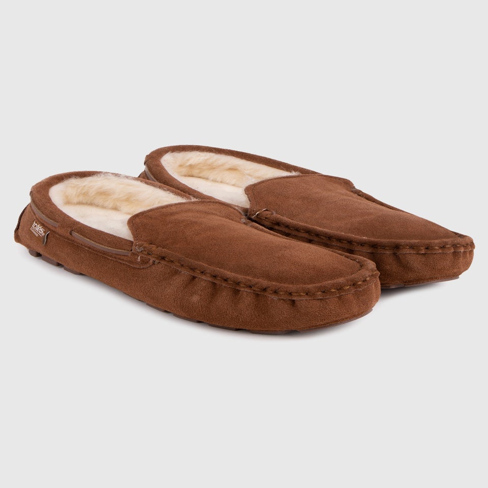 Totes Isotoner Tan Real Suede With Closed Stitch Moccasin Slipper