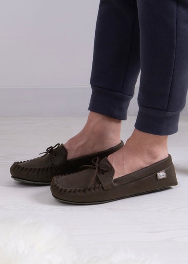 Totes Isotoner Brown Distressed Moccasin Slipper With Herringbone Sock
