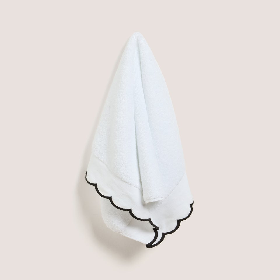 White Scallop Hand Towel