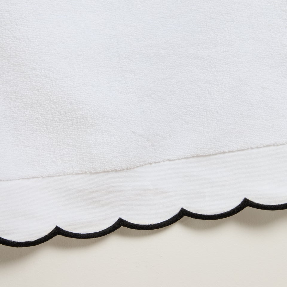 White Scallop Hand Towel