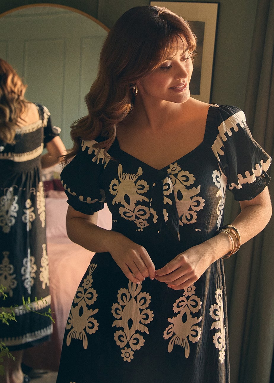 Izabel London Black Printed Puff Sleeve Tie Front Midi Dress