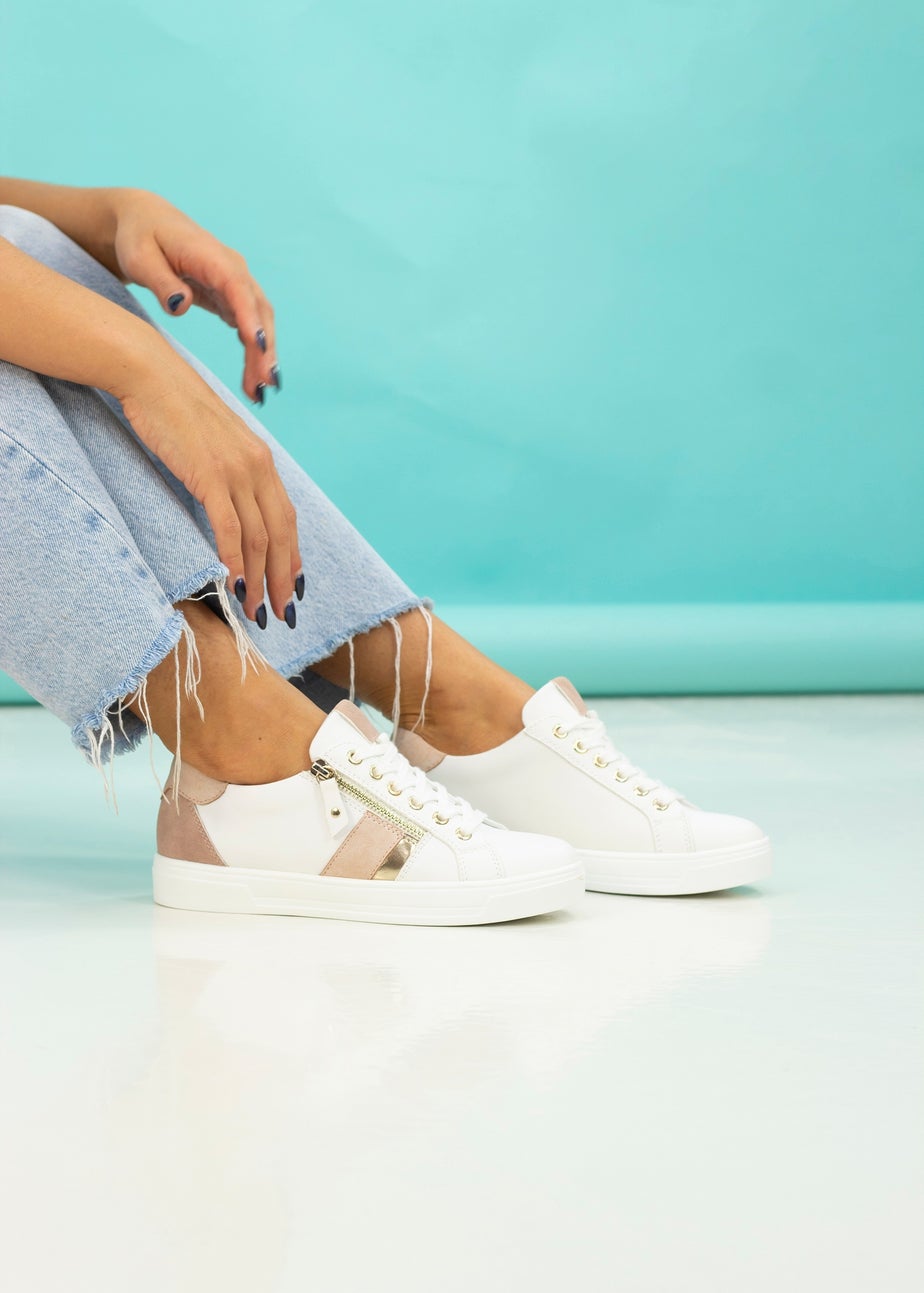 Lunar Beige Angelica Trainer