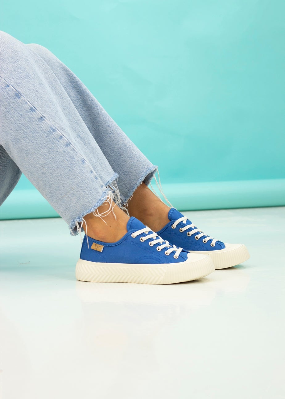 Lunar Azure Blue Jayne II Trainer