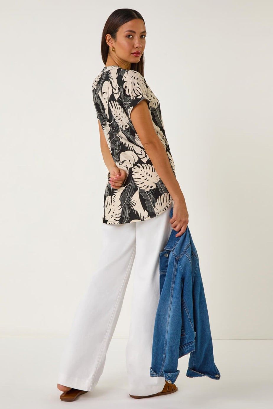 Roman Stone Textured Leaf Print V-Neck Stretch Top