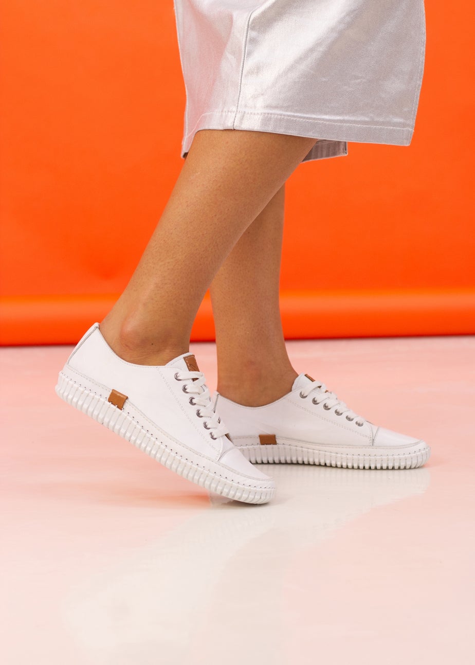 Lunar White Truffle II Plimsoll