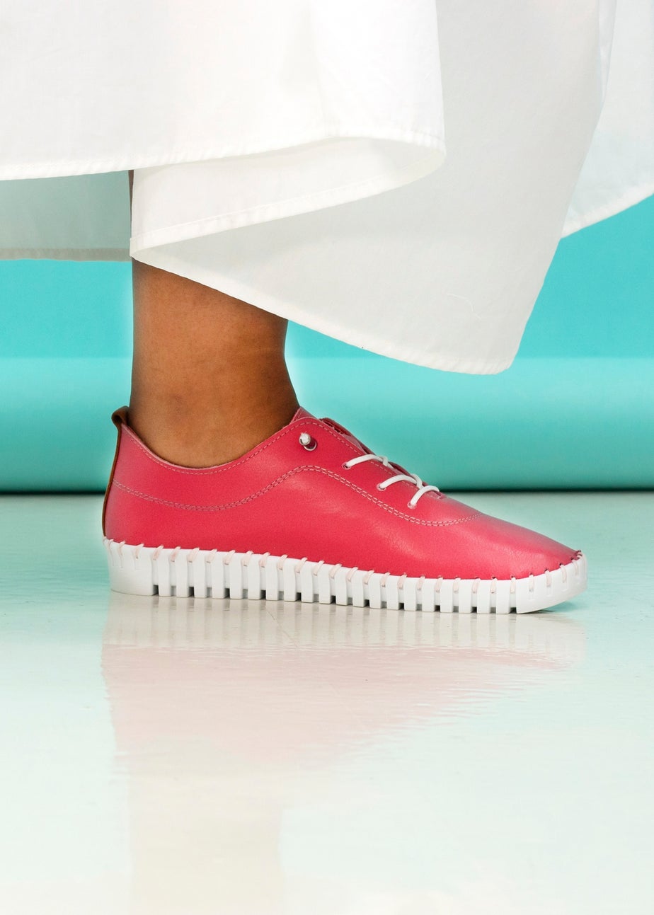 Lunar Raspberry Flamborough Shoe