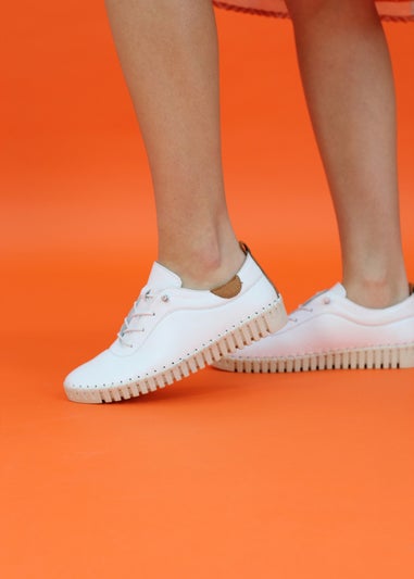 Lunar White Flamborough Shoe