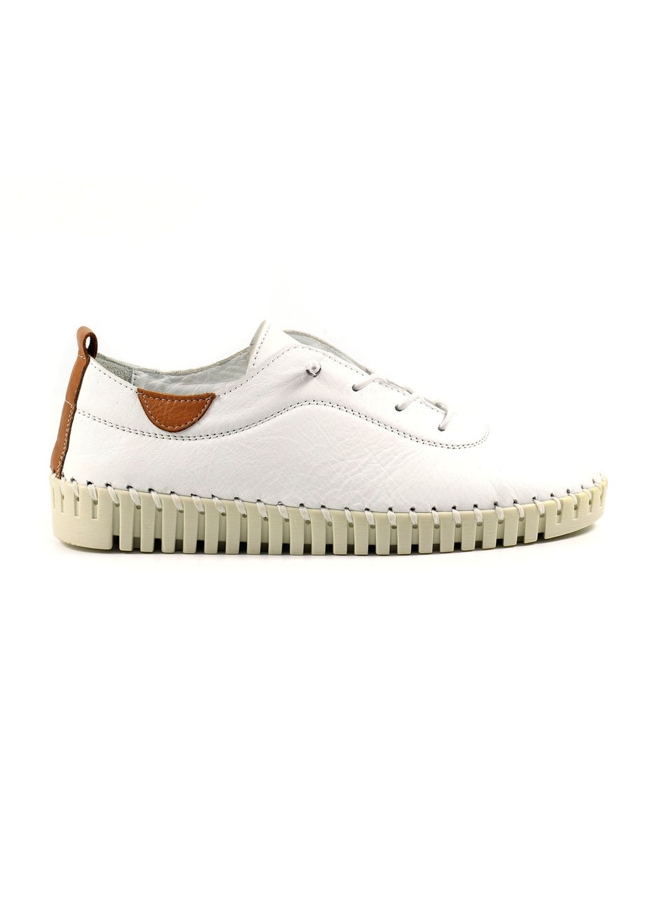 Lunar White Flamborough Shoe