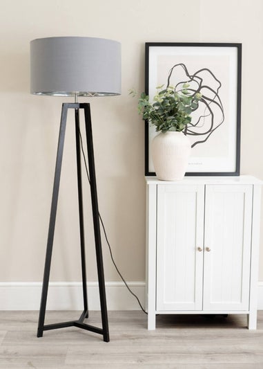 ValueLights Lottie Painted Black Floor Lamp with Large Metallic Chrome Inner Drum Shade