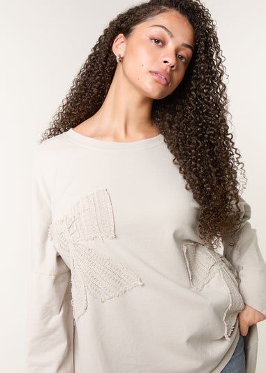 Blue Vanilla Beige Lace Bow Sweat Top