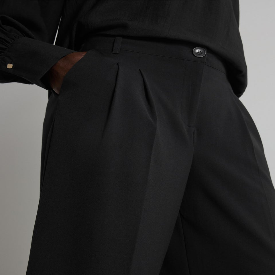 Et Vous Black Pleat Front Wide Leg Trousers