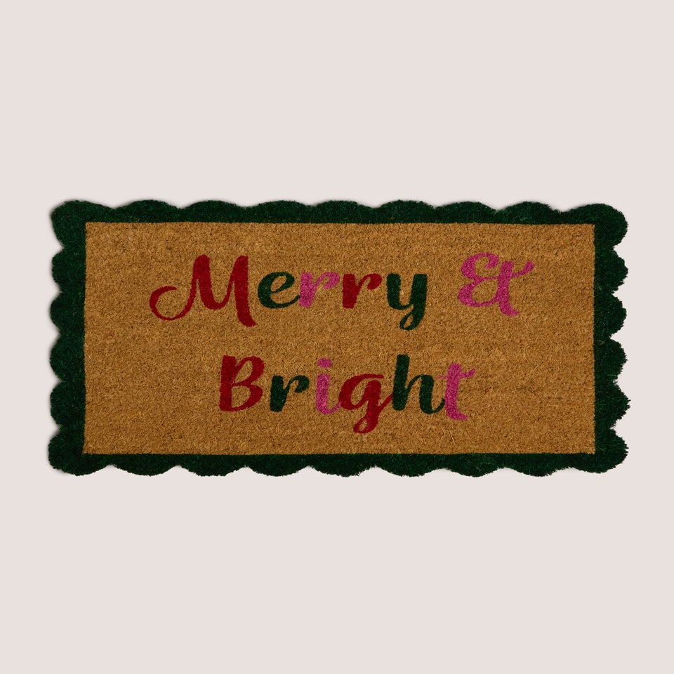 Merry & Bright Scallop Edge Doormat