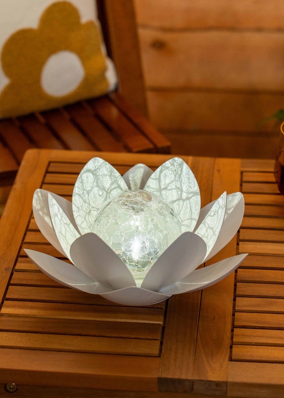 ValueLights Solar White Waterlily Lotus Flower Garden Light  With Integrated LED's (11cm x 26.5cm x 26.5cm)
