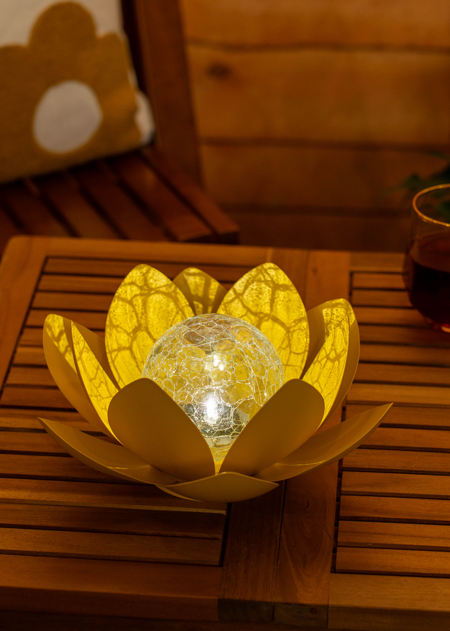 ValueLights Solar Yellow Waterlily Lotus Flower Garden Light With Integrated LED's (11cm x 26.5cm x 26.5cm)