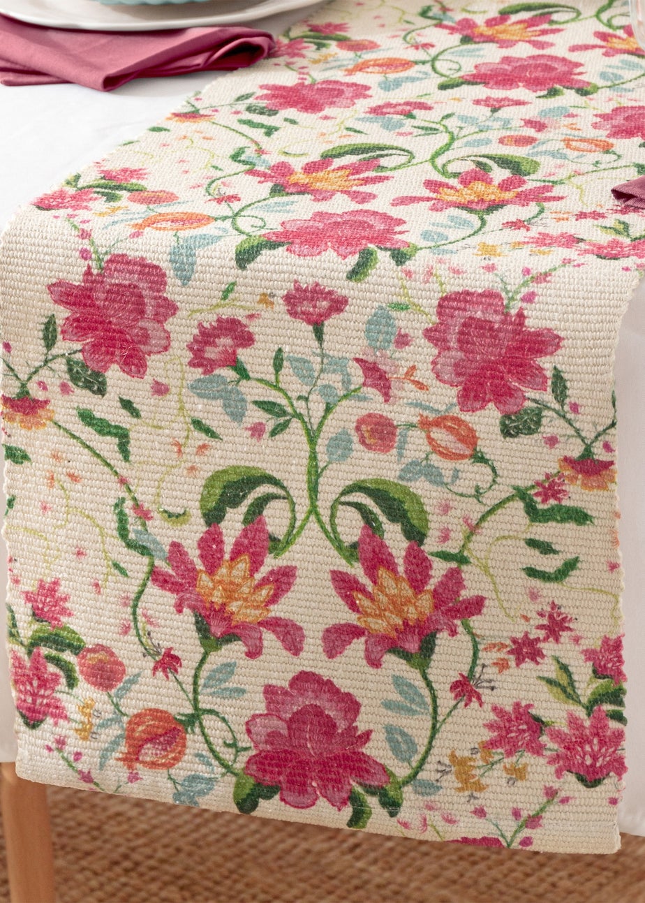 Wylder Nature Red Claudia Indoor/Outdoor Table Runner