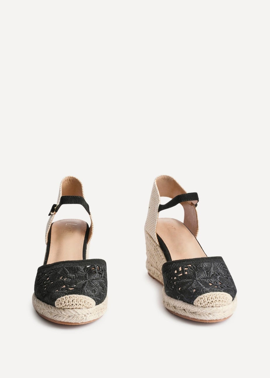 Linzi Kayla Black Closed Toe Wedge