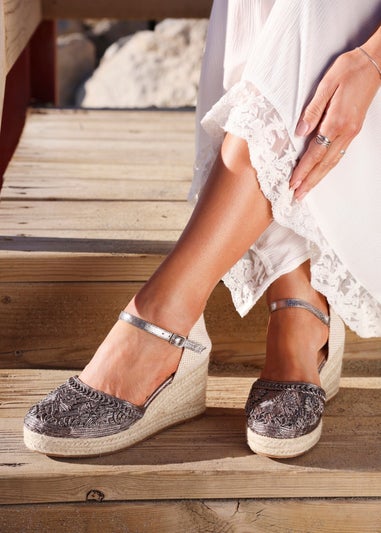 Linzi Mystic Pewter Embroidered Closed Toe Espadrille Wedge
