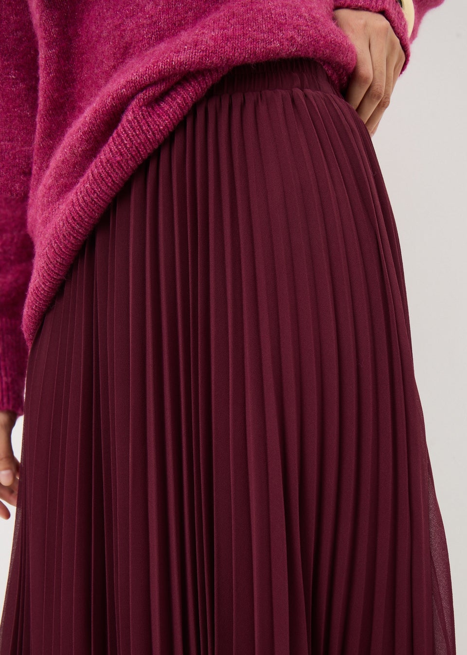 Burgundy Pleated Midaxi Skirt