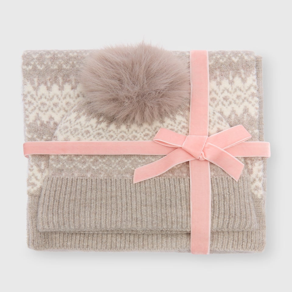 Beige Hat & Scarf Gift Set