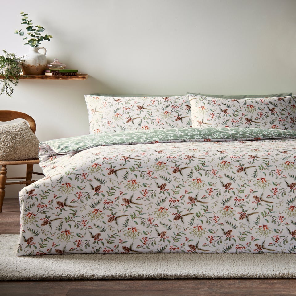 Cream Winter Foliage Duvet Set