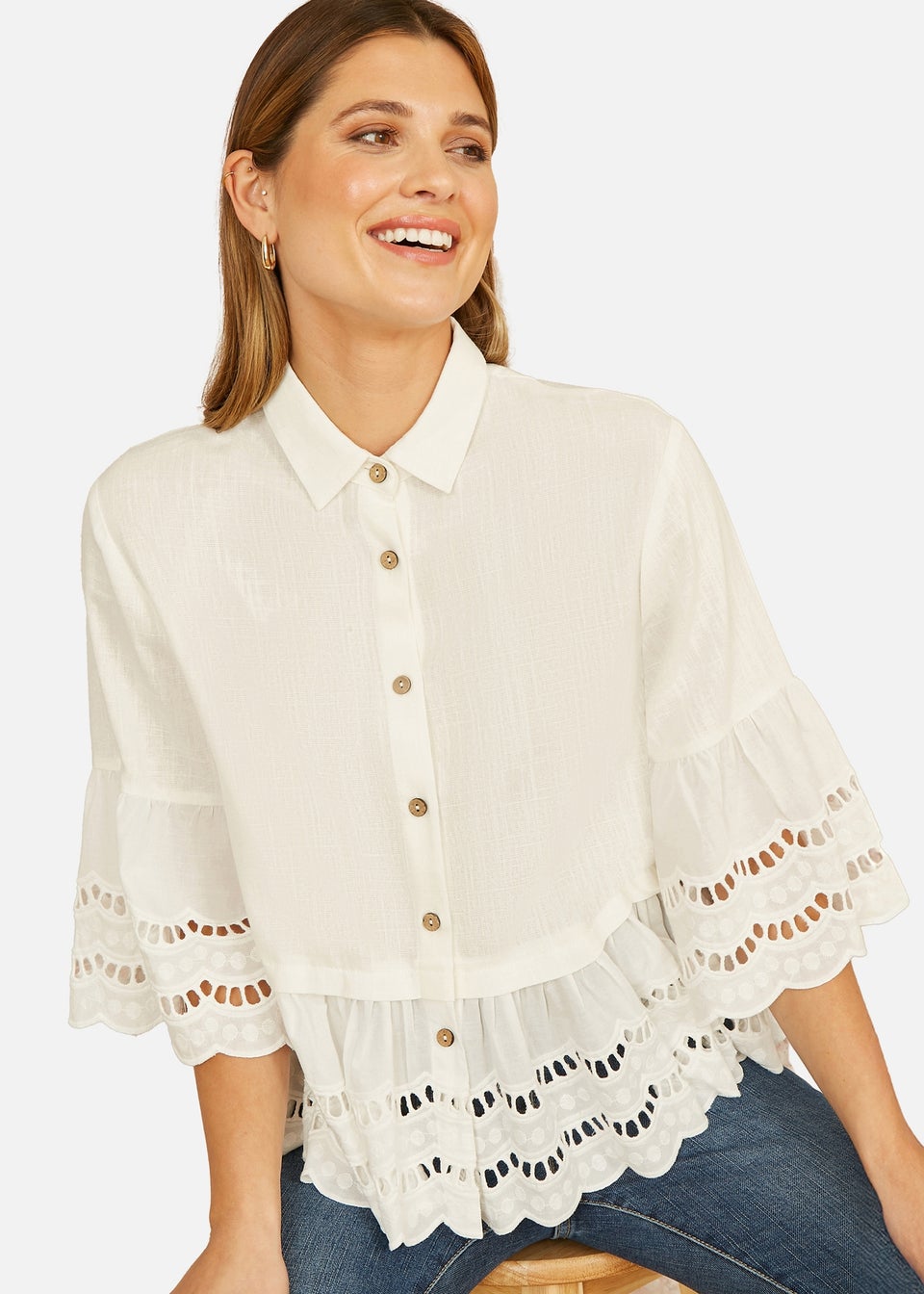 Yumi White Linen Relaxed Shirt With Scallop Trims