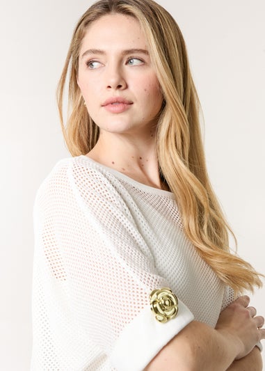 Blue Vanilla White Crochet Gold Flower Brooch Detailed Top