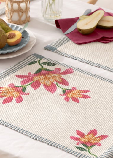 Wylder Nature Red Claudia Indoor/Outdoor Placemats