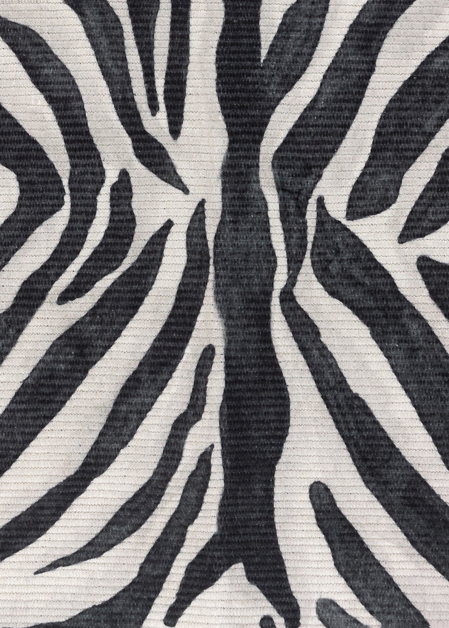 Paoletti Leopardis Zebra Printed Indoor/Outdoor Rug