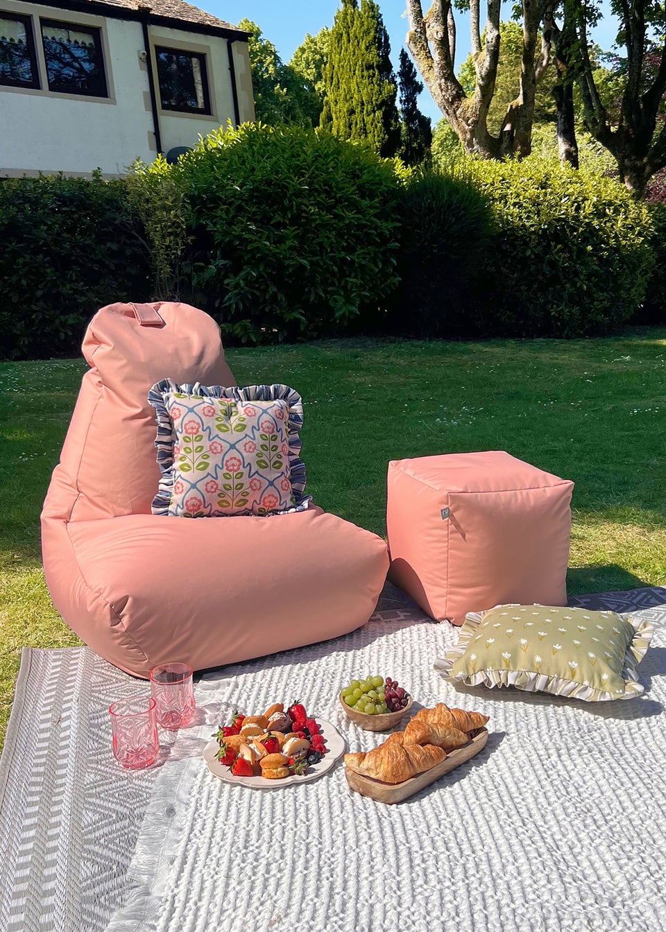 rucomfy Indoor/Outdoor Lounge Chair Dusky Pink Beanbag