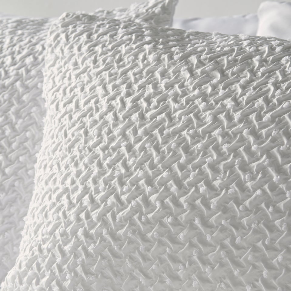 White Clipped Duvet Set