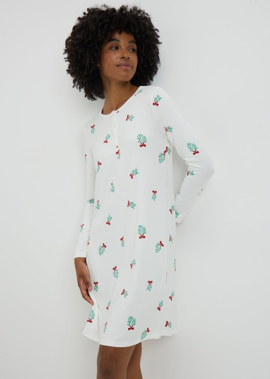 Cream Mistletoe Snit Henley Nightie