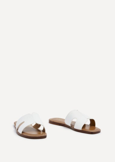 Linzi Petra White Faux Leather Link Design Flat Sandal