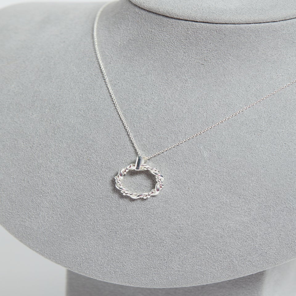 Simply Silver Sterling Silver 925 Twisted Open Wreath Pendant