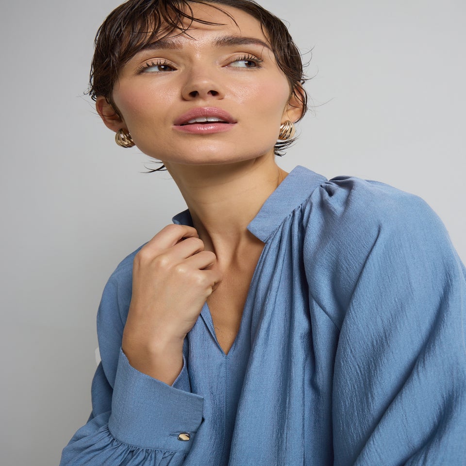 Et Vous Blue Long Sleeve Popover Blouse