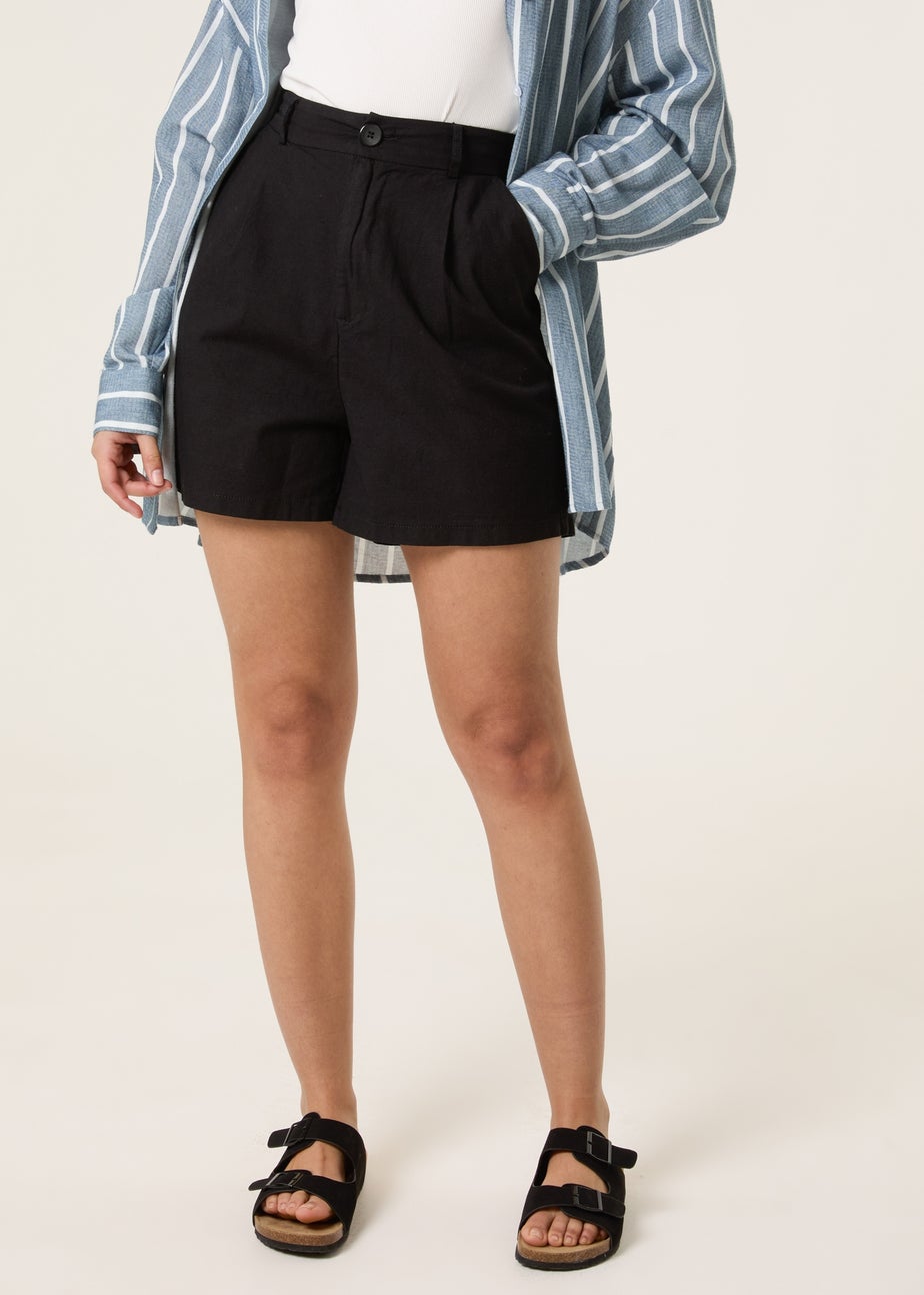 Blue Vanilla Ivory Shorts With Pleated Design