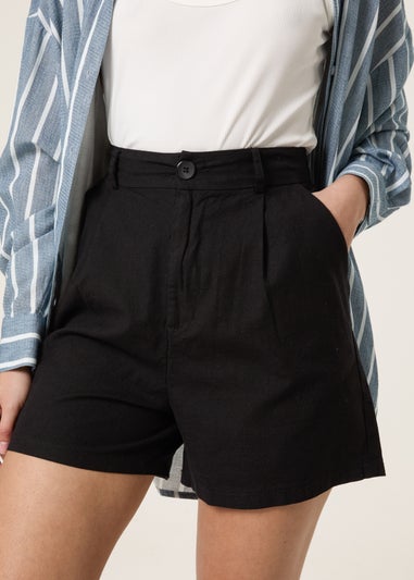 Blue Vanilla Ivory Shorts With Pleated Design