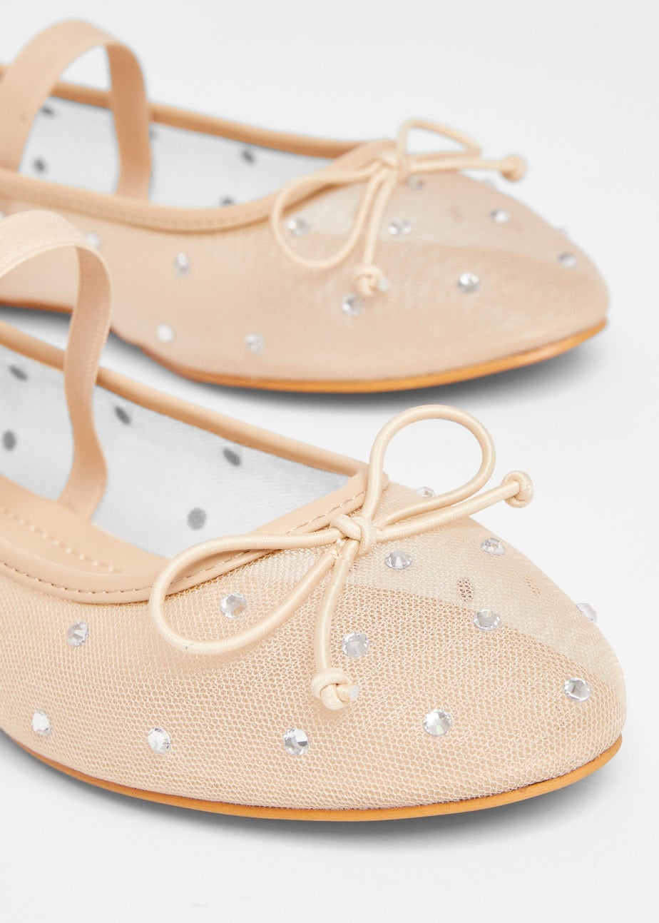 Quiz Natural Mesh Diamante Bow Pumps