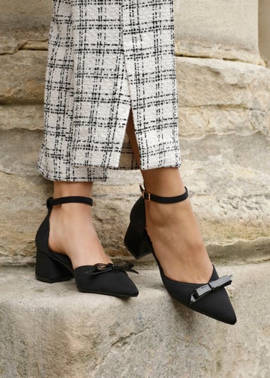 Linzi Orla Black Scuba Low Block Court Heel