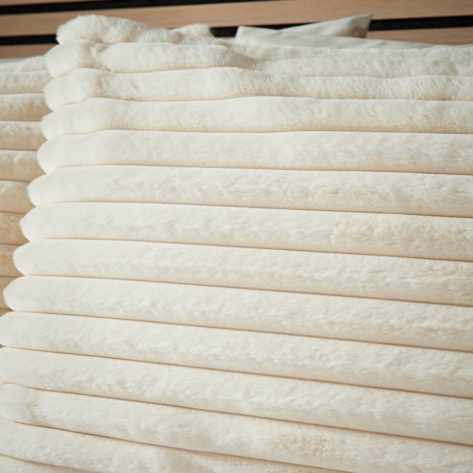 Cream Ribbed Faux Fur Duvet Set