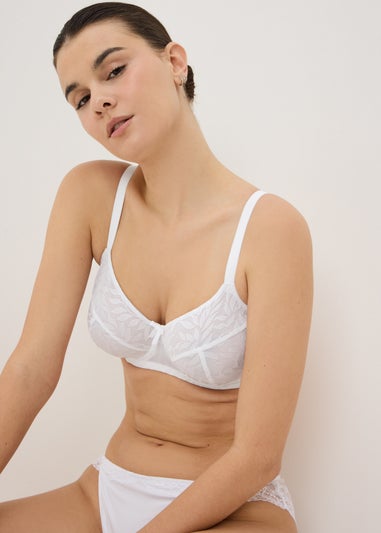 DD+ White Non Padded Lace Bra