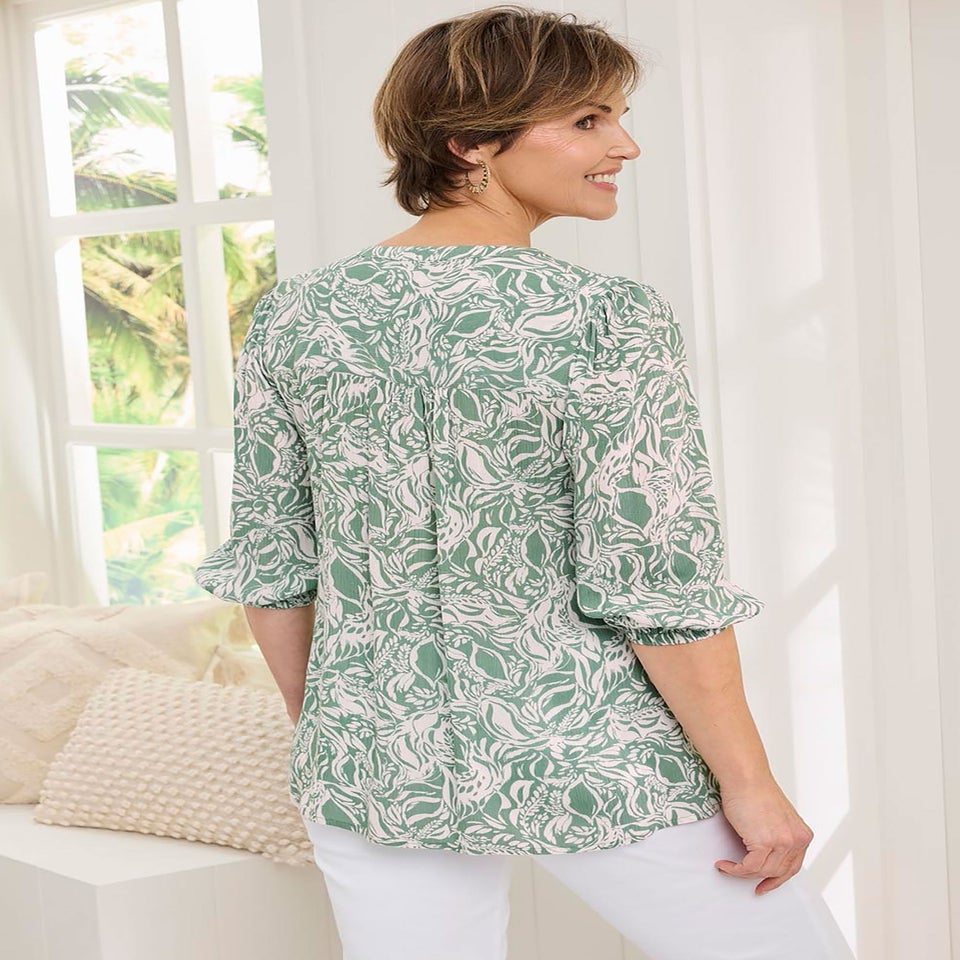 Cotton Traders Mint 3/4 Sleeve V Neck Printed Crinkle Top