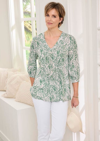 Cotton Traders Mint 3/4 Sleeve V Neck Printed Crinkle Top