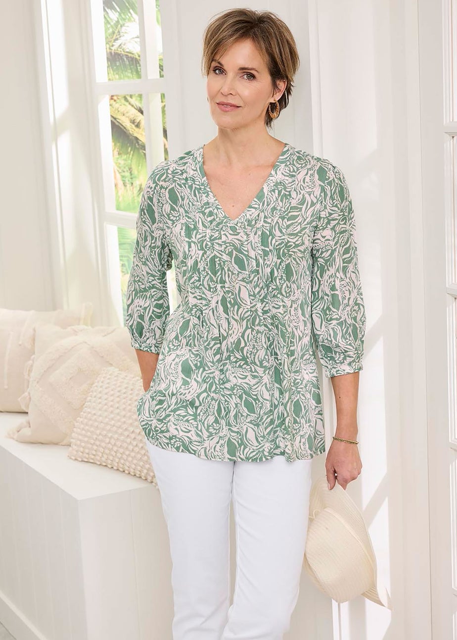 Cotton Traders Mint 3/4 Sleeve V Neck Printed Crinkle Top