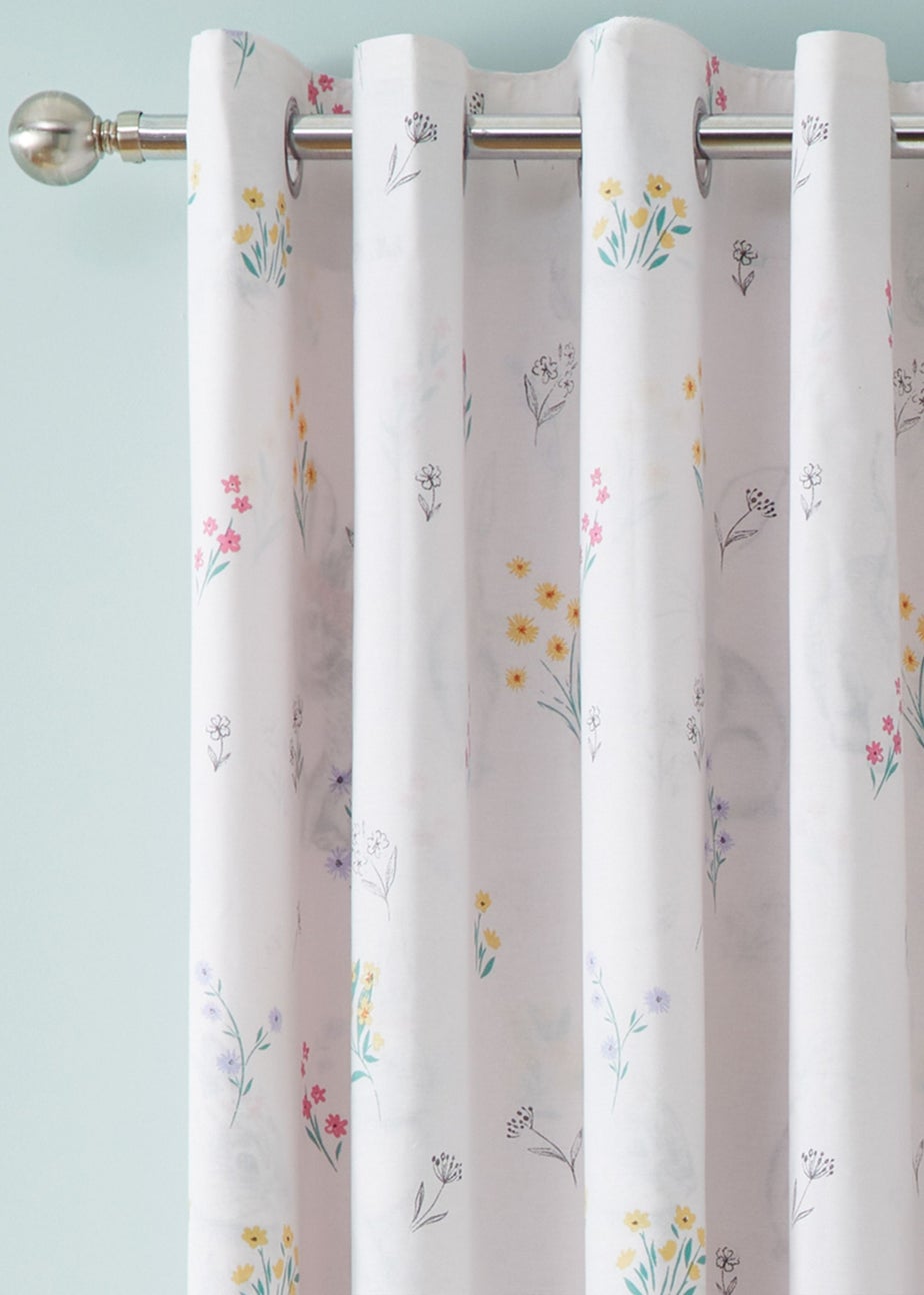 Catherine Lansfield Bunny Tails Ditsy Flowers Fully Reversible Eyelet Curtains Pink