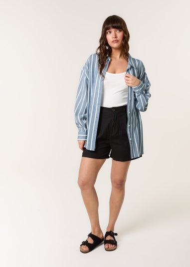 Blue Vanilla Black Shorts With Pleated Design