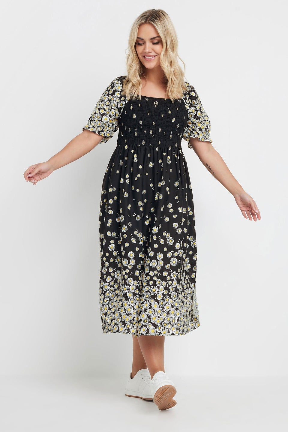 Yours Curve Black Daisy Print Shirred Midi Dress