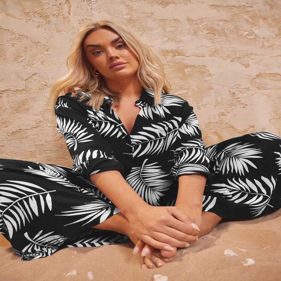 YOURS Curve Black & White Palm Print Crinkle Shirt