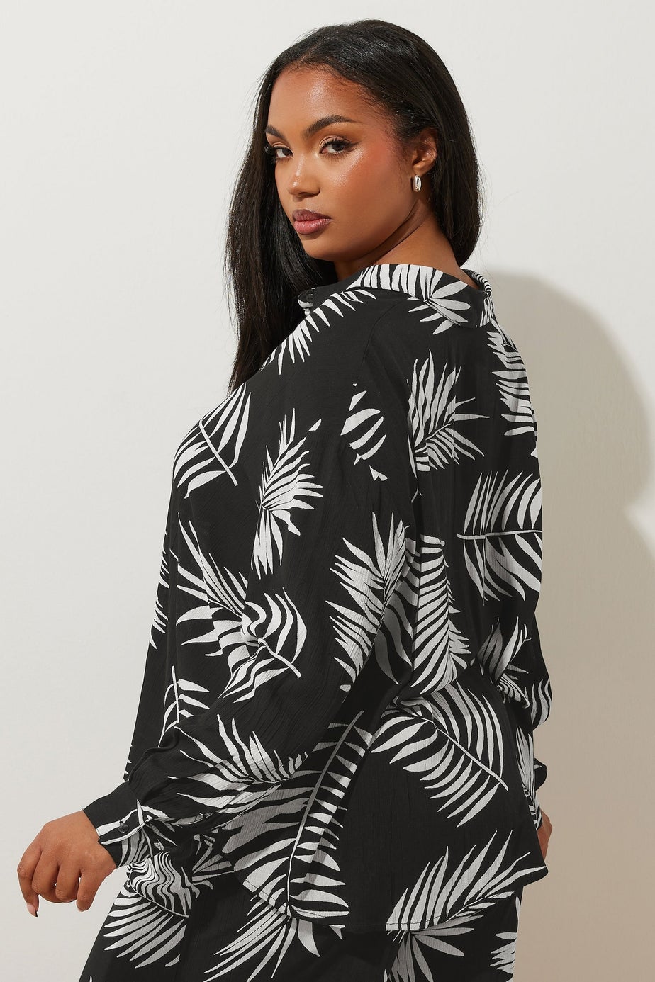 YOURS Curve Black & White Palm Print Crinkle Shirt