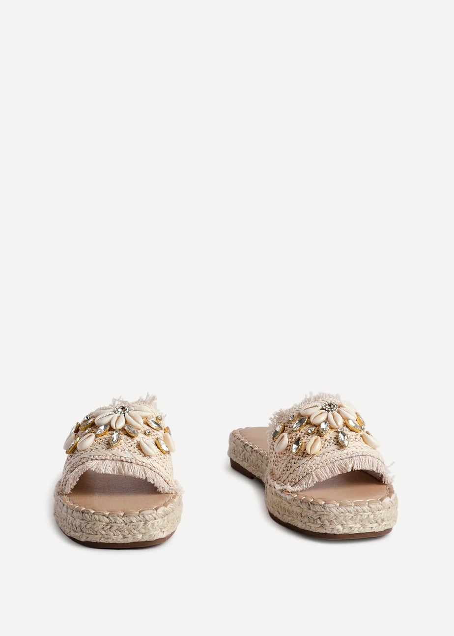Linzi Seaside Beige Raffia Shell Embellished Flat Slider