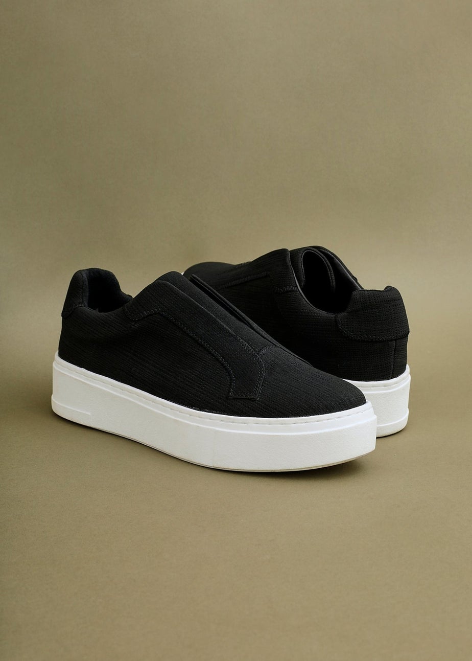Linzi Henley Black Textured Platform Trainers